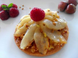 Craquelin de pommes  aux poires et noisettes