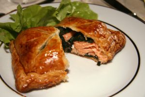 feuillete-saumon-epinards-2w